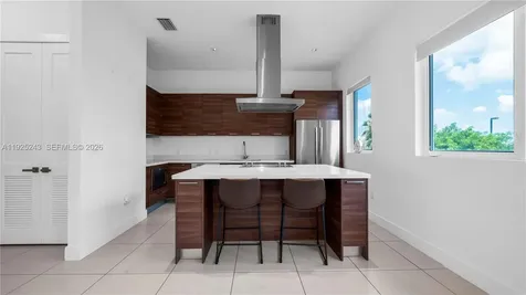 9187 NW 33th Street Doral FL 33172