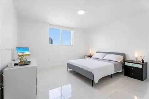 1688 West Avenue Miami Beach FL 33139