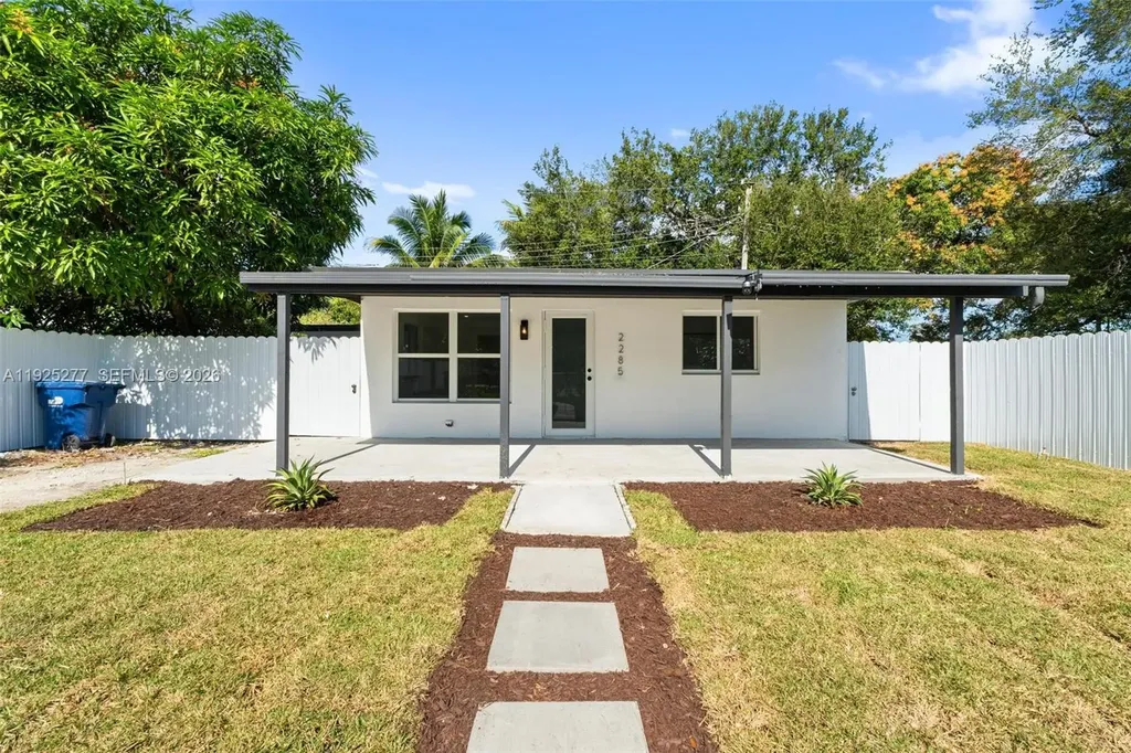 2285 NW 89th Street Miami FL 33147