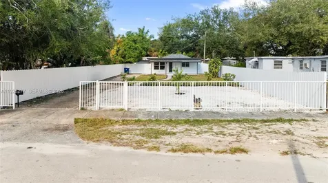 2285 NW 89th Street Miami FL 33147