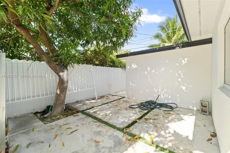 2285 NW 89th Street Miami FL 33147