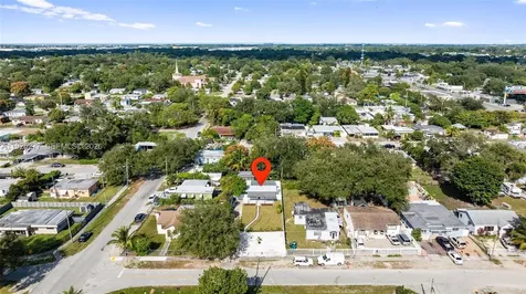 2285 NW 89th Street Miami FL 33147
