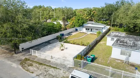2285 NW 89th Street Miami FL 33147