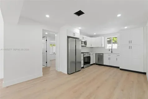2285 NW 89th Street Miami FL 33147