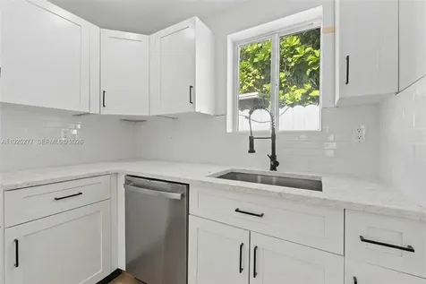 2285 NW 89th Street Miami FL 33147