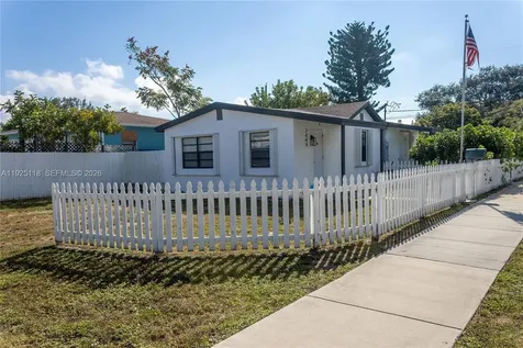 2444 Roosevelt Street Hollywood FL 33020