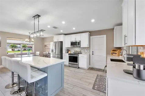 8831 NW 11th Street Pembroke Pines FL 33024