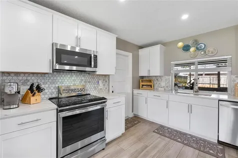 8831 NW 11th Street Pembroke Pines FL 33024