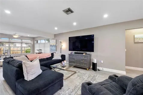 8831 NW 11th Street Pembroke Pines FL 33024