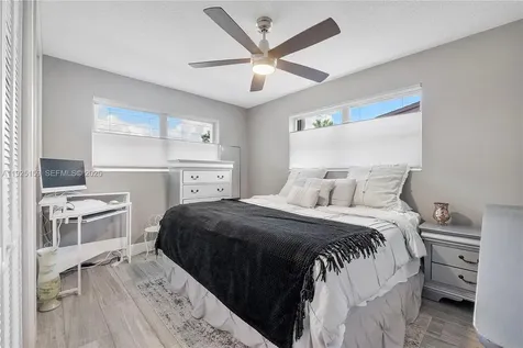 8831 NW 11th Street Pembroke Pines FL 33024