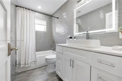 8831 NW 11th Street Pembroke Pines FL 33024