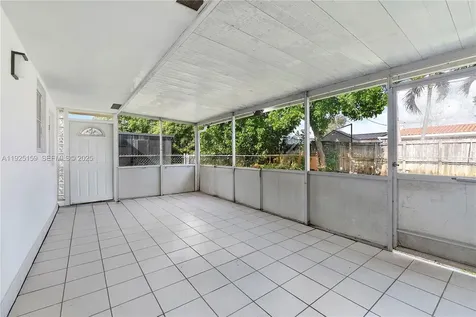 8831 NW 11th Street Pembroke Pines FL 33024