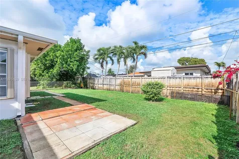 8831 NW 11th Street Pembroke Pines FL 33024