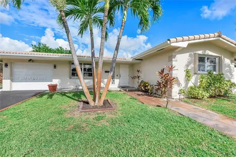 8831 NW 11th Street Pembroke Pines FL 33024