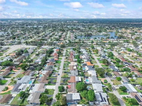 8831 NW 11th Street Pembroke Pines FL 33024
