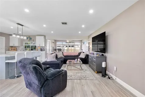 8831 NW 11th Street Pembroke Pines FL 33024