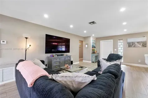 8831 NW 11th Street Pembroke Pines FL 33024