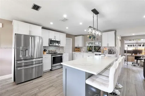 8831 NW 11th Street Pembroke Pines FL 33024
