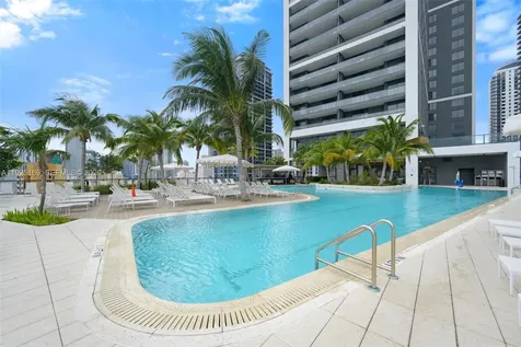 159 NE 6th Street Miami FL 33132