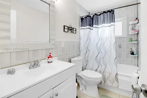 6810 Farragut Street Hollywood FL 33024