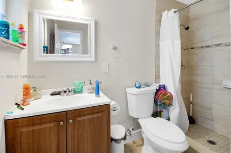 6810 Farragut Street Hollywood FL 33024