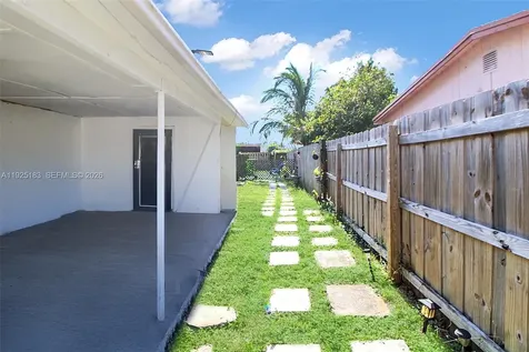 6810 Farragut Street Hollywood FL 33024