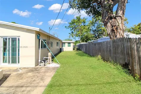 6810 Farragut Street Hollywood FL 33024