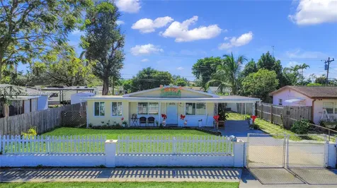 6810 Farragut Street Hollywood FL 33024