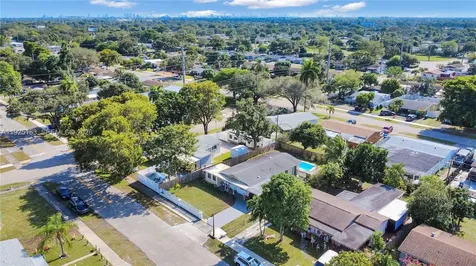 6810 Farragut Street Hollywood FL 33024