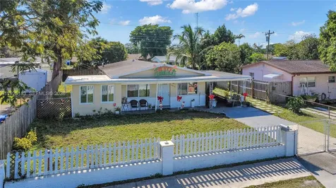 6810 Farragut Street Hollywood FL 33024