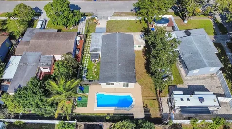 6810 Farragut Street Hollywood FL 33024