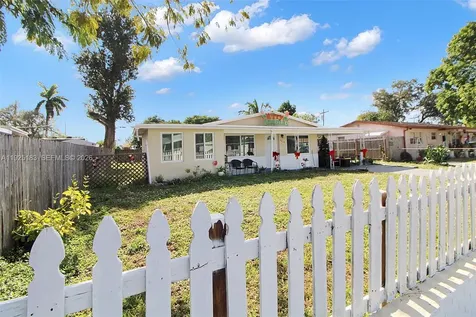 6810 Farragut Street Hollywood FL 33024