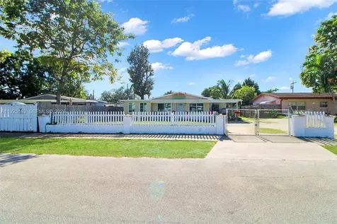 6810 Farragut Street Hollywood FL 33024