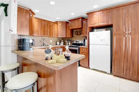 6810 Farragut Street Hollywood FL 33024