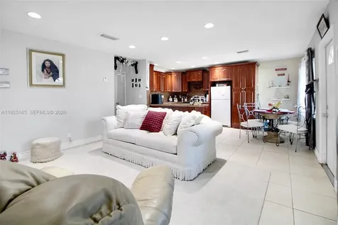 6810 Farragut Street Hollywood FL 33024