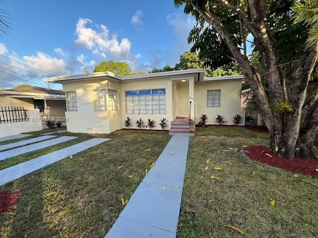 2459 NW 28th Street Miami FL 33142