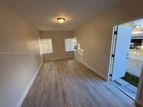2459 NW 28th Street Miami FL 33142