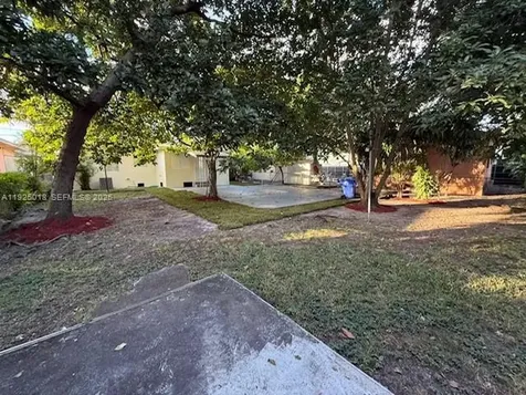 2459 NW 28th Street Miami FL 33142
