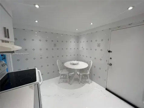 5555 Collins Avenue Miami Beach FL 33140