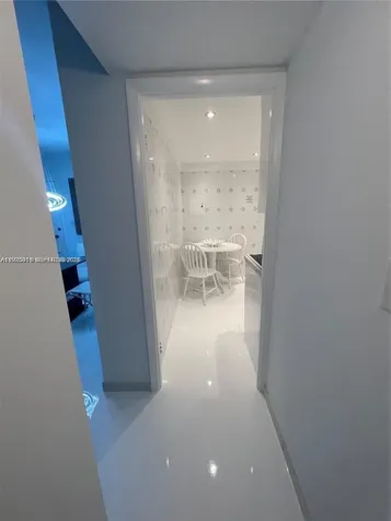 5555 Collins Avenue Miami Beach FL 33140