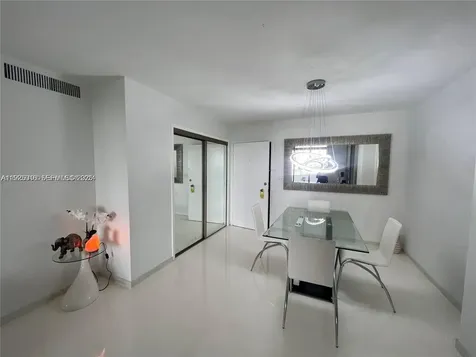 5555 Collins Avenue Miami Beach FL 33140