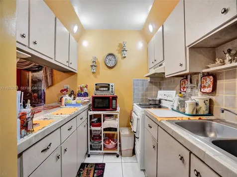 2770 NW 193rd Terrace Miami Gardens FL 33056