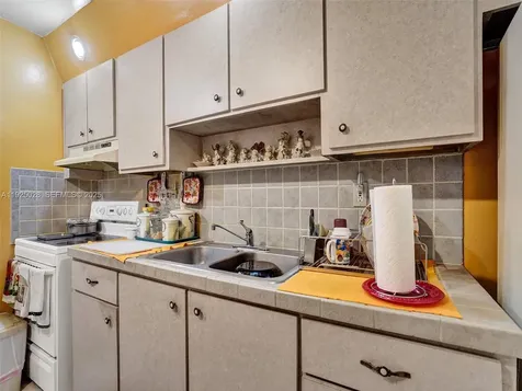 2770 NW 193rd Terrace Miami Gardens FL 33056