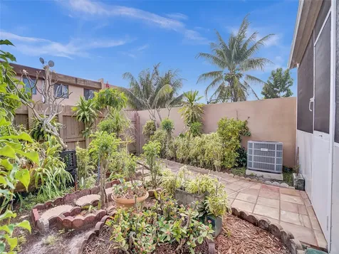 2770 NW 193rd Terrace Miami Gardens FL 33056