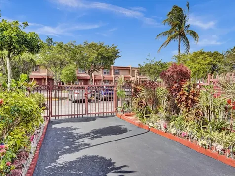 2770 NW 193rd Terrace Miami Gardens FL 33056