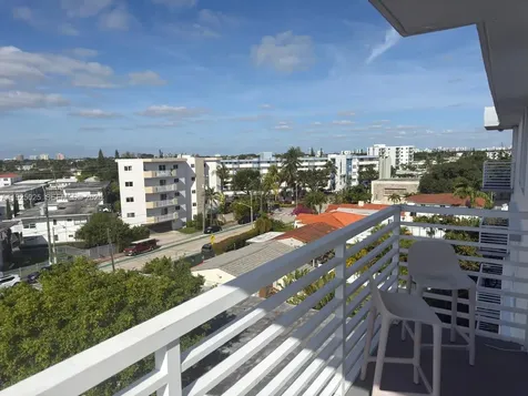 7800 Carlyle Avenue Miami Beach FL 33141