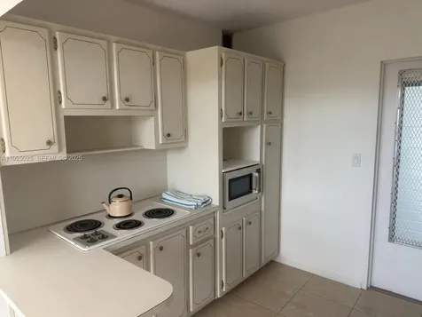 7800 Carlyle Avenue Miami Beach FL 33141