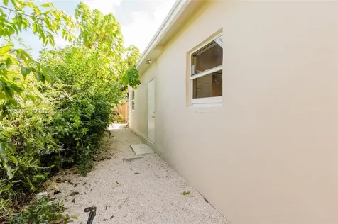 1007 NW 120th Street North Miami FL 33168