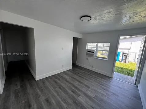 4017 SW 24th Street West Park FL 33023