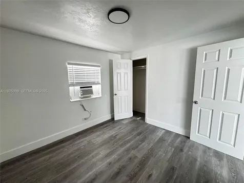 4017 SW 24th Street West Park FL 33023